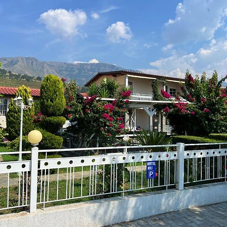 Nili Hotel Vlorë Esterno foto