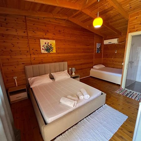 Nili Hotel Vlorë Esterno foto